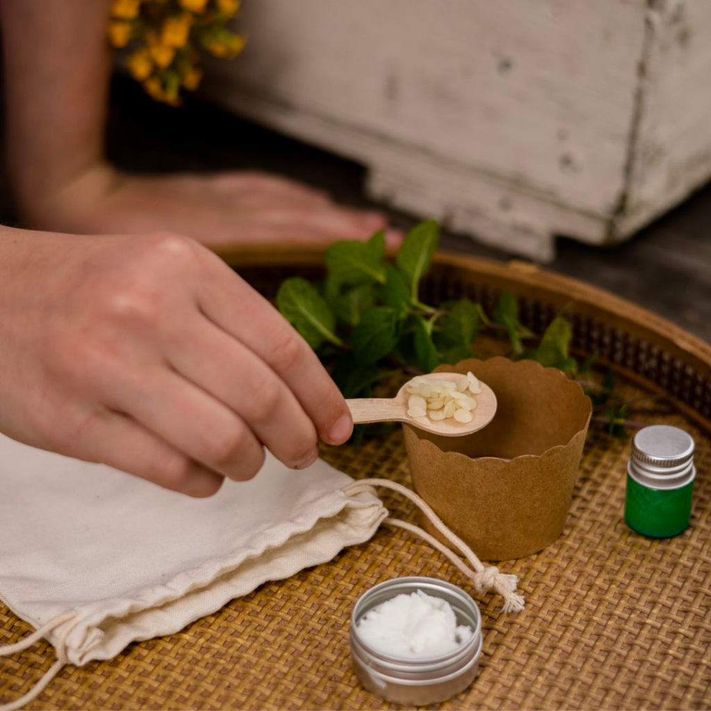 Poppy & Daisy DIY Lip Balm Mini