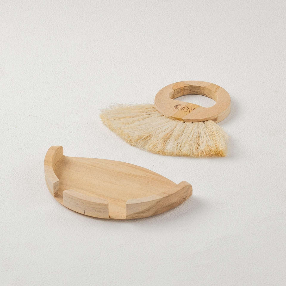 Kayu & Co  Table Brush & Wooden Dustpan Small