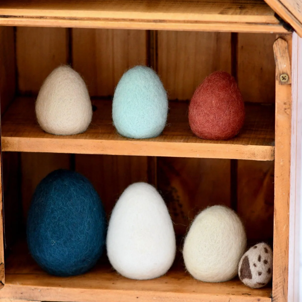 Tara Treasures Poultry Eggs Set of 7