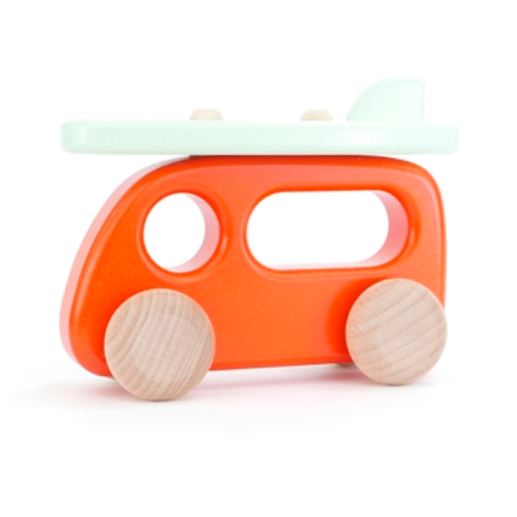 Bajo Camper with Surfboard