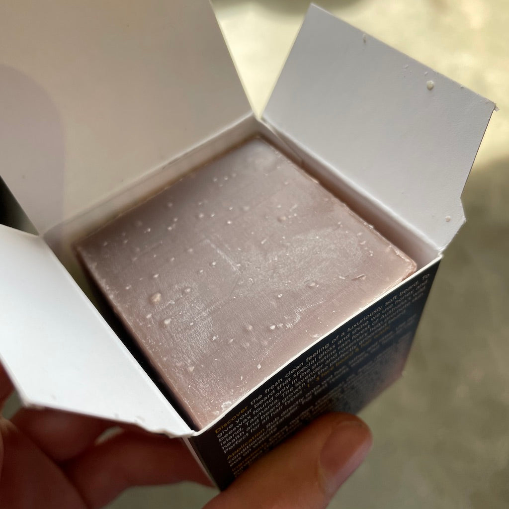 Beauty & the Bees Professor Edward J Fuzzworthy's Gentleman's Beard Gloss Shampoo Bar 120 g