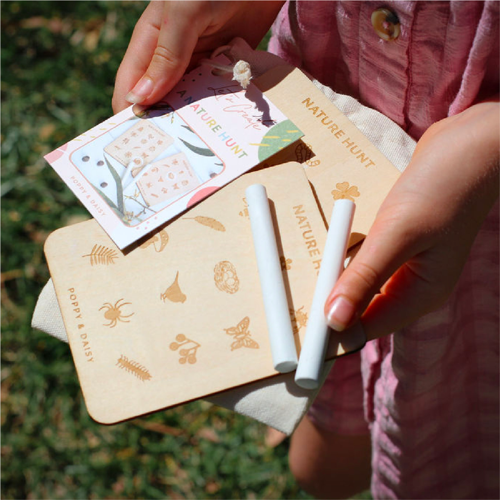 Poppy & Daisy Nature Hunt Mini